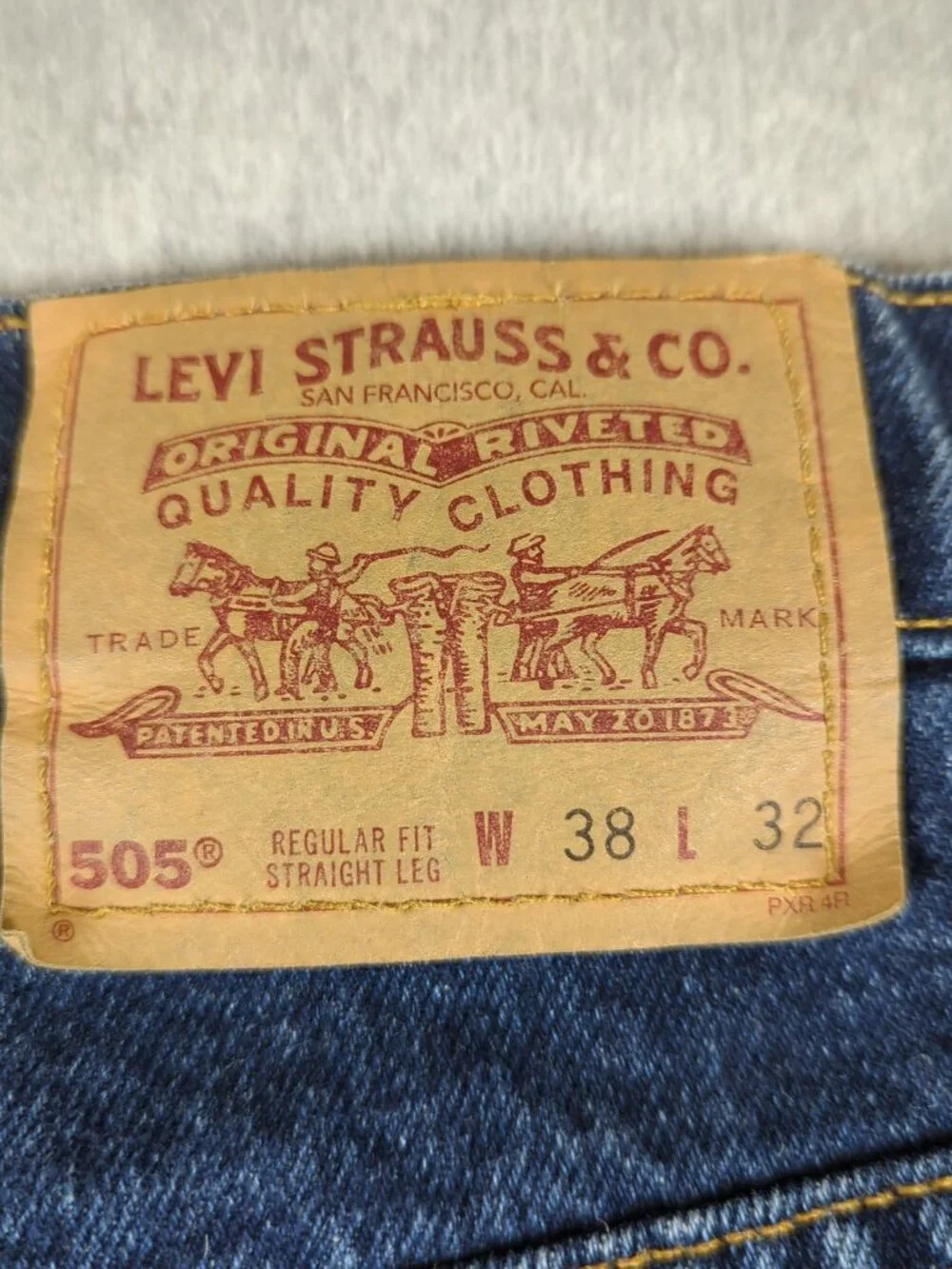 Vintage Levi's 505 Jeans Mens 38x32 (Actual 36x32) Blue Straight Leg Made In USA